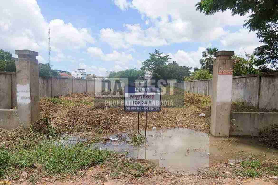Land for Sale in Siem Reap-Sala Kamraeuk closed to town