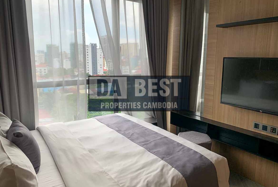 A Condo Unit on a High Floor or a Unit on a Low Floor? Luxury 2BR duplex apartment for rent in bkk1, tonle bassac - Phnom Penh swimming pool , gym.