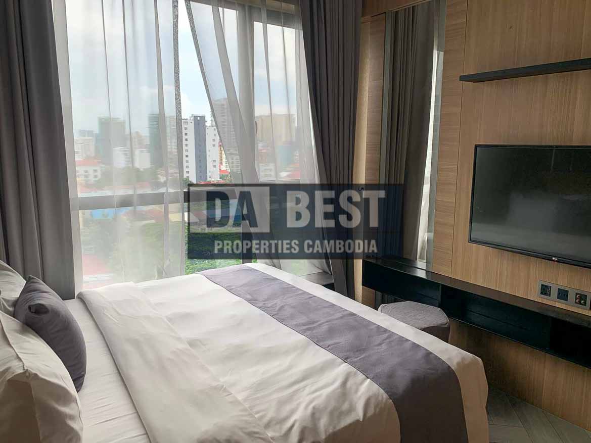 A Condo Unit on a High Floor or a Unit on a Low Floor? Luxury 2BR duplex apartment for rent in bkk1, tonle bassac - Phnom Penh swimming pool , gym.