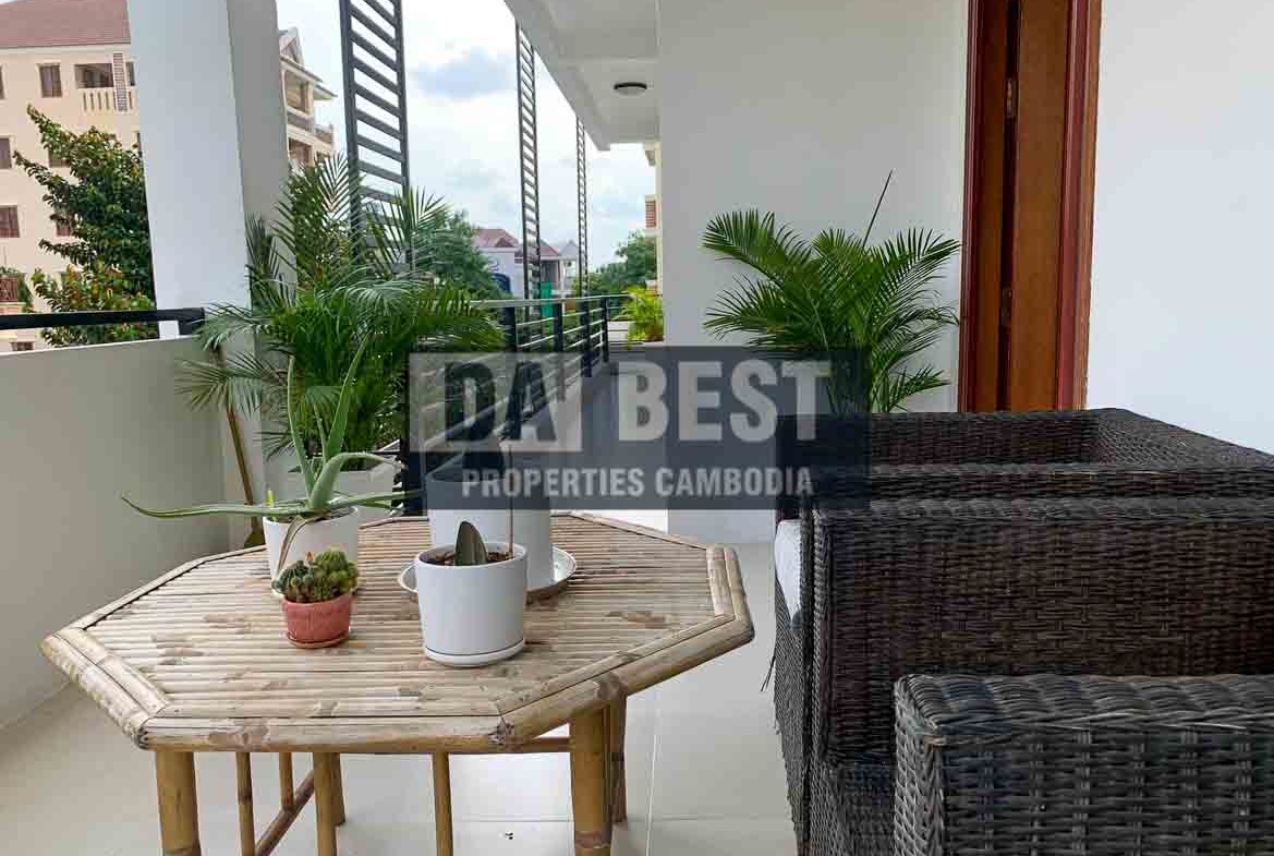 Beautiful 2Bedroom Apartment for rent in Toul Tumpoung - Phnom Penh -balcony area