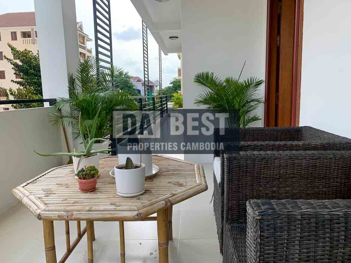 Beautiful 2Bedroom Apartment for rent in Toul Tumpoung - Phnom Penh -balcony area