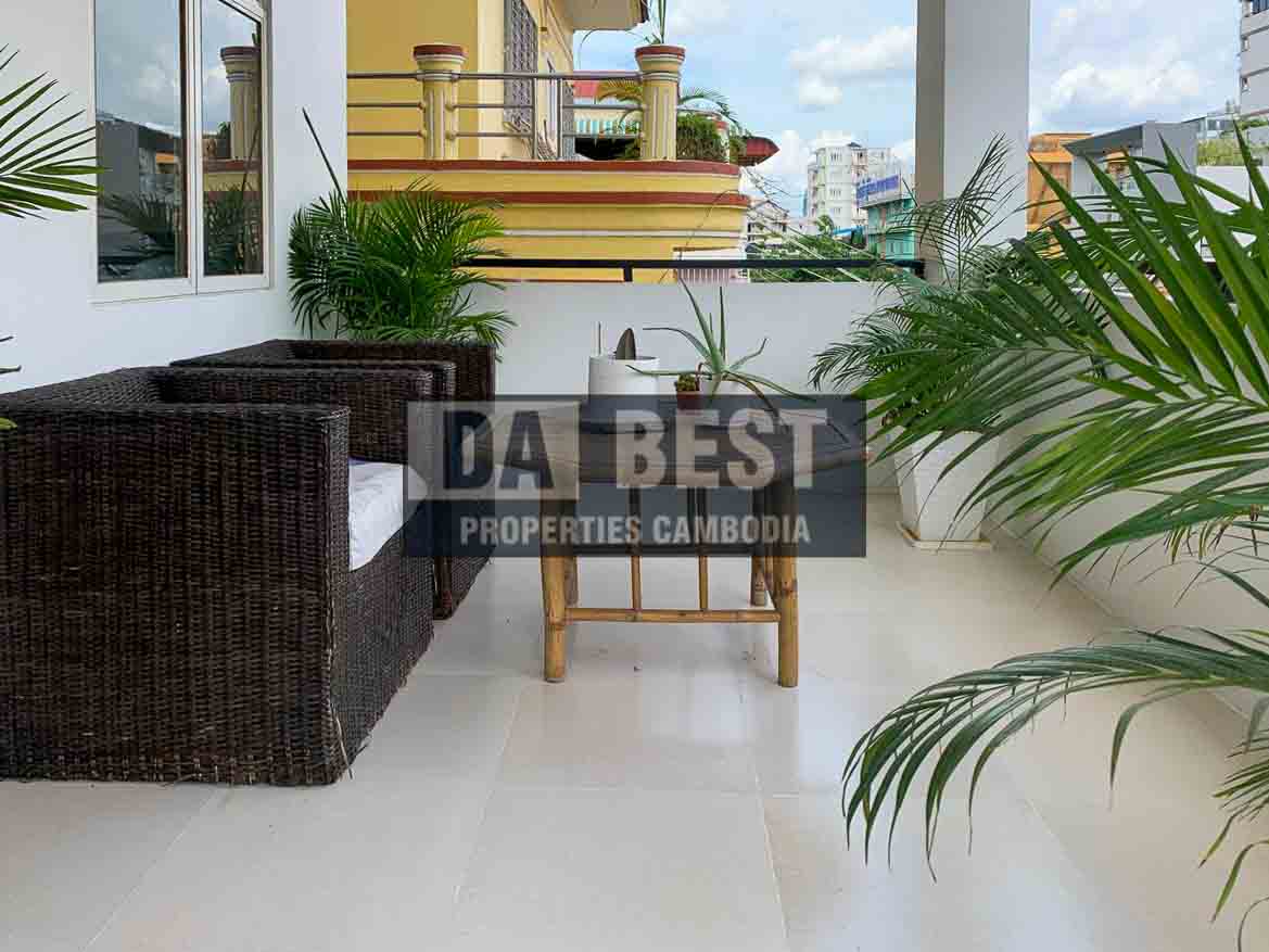 Beautiful 2Bedroom Apartment for rent in Toul Tumpoung - Phnom Penh -balcony
