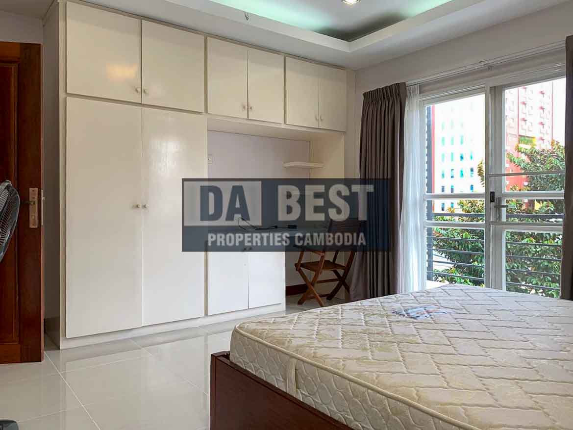 Beautiful 2Bedroom Apartment for rent in Toul Tumpoung - Phnom Penh - view from the bedroom