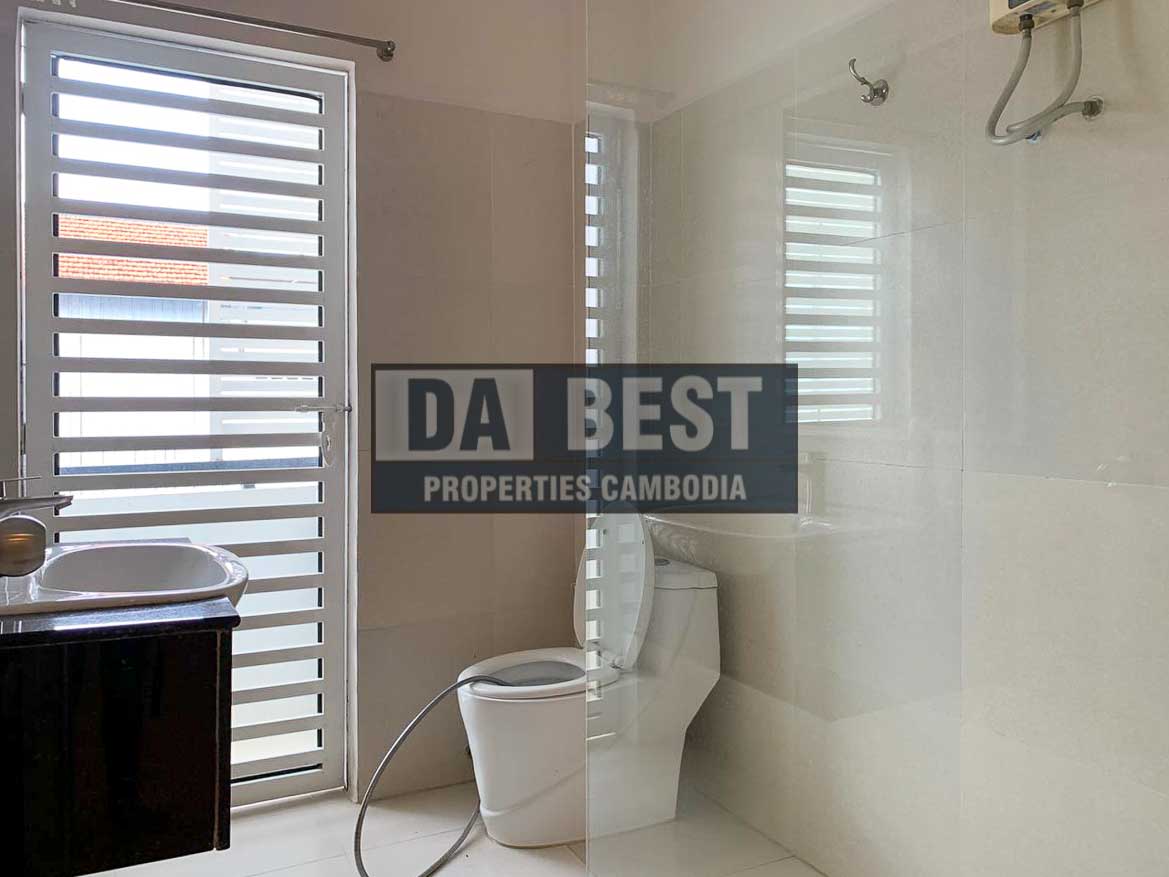 Spacious Bedroom Apartment for rent in Toul Tumpoung - Phnom Penh -toilet with plenty of day light