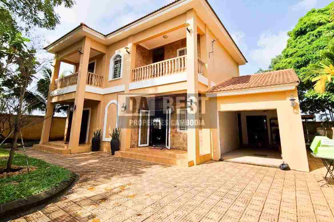 Villa 4 Bedroos for Sale in Krong Siem Reap-Sangkat Svay Dangkum