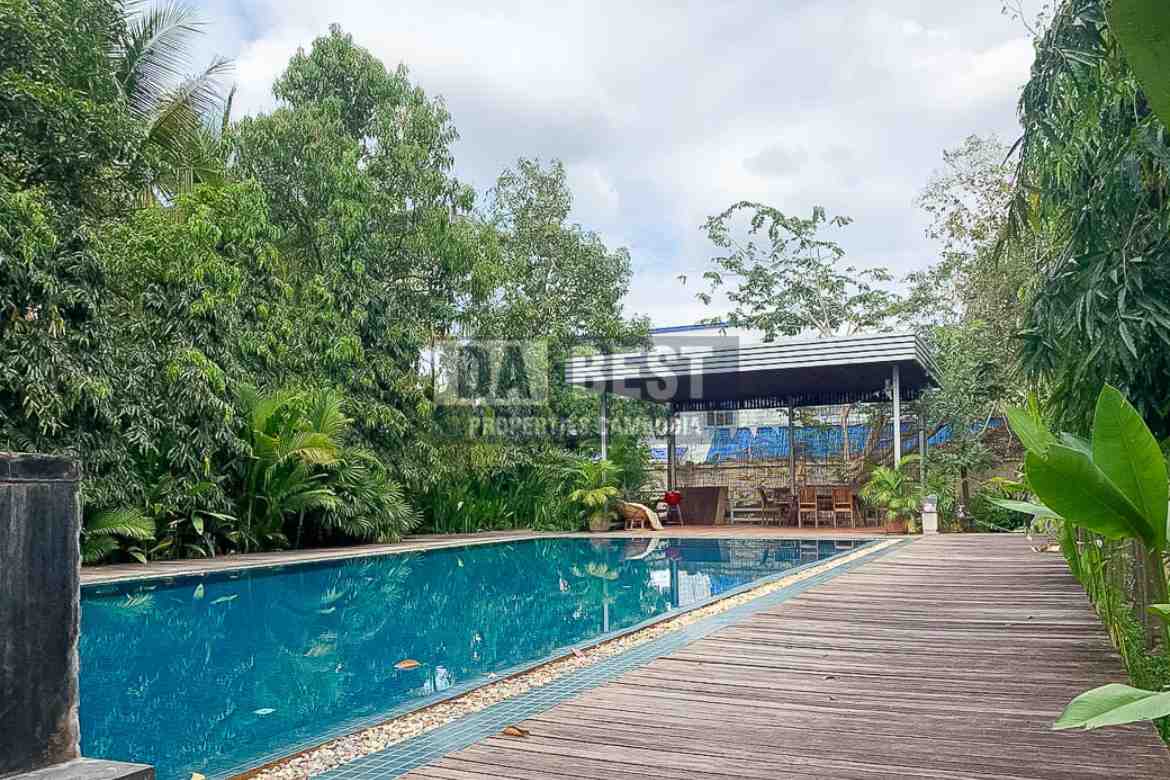 Wooden House 3 Bedroom with sharing pool For Rent In Sien Reap-Sala Kamraeuk