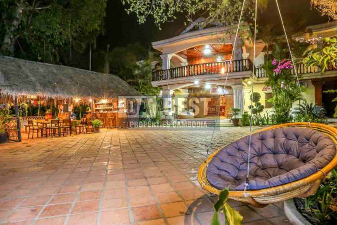 11Bedroom Guesthouse for Sale in Siem Reap-Slar Kram- Parking