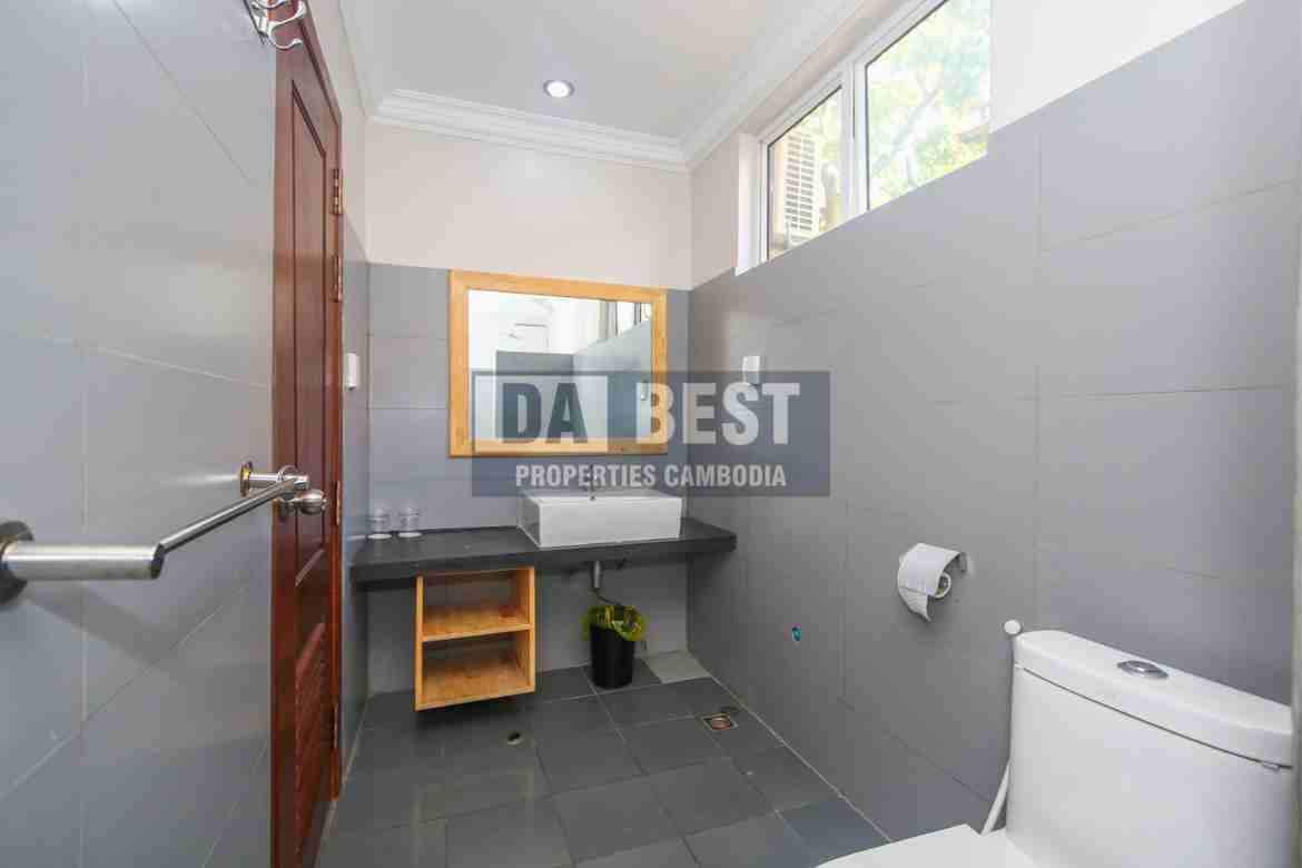 17 Bedroom Hotel for Sale in Siem Reap- Slor Kram-Bathroom (1)