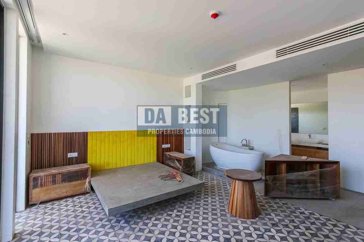 9 Bedroom Boutique Hotel for Sale in Siem Reap - Sangkat Kok Chork-Bathtub