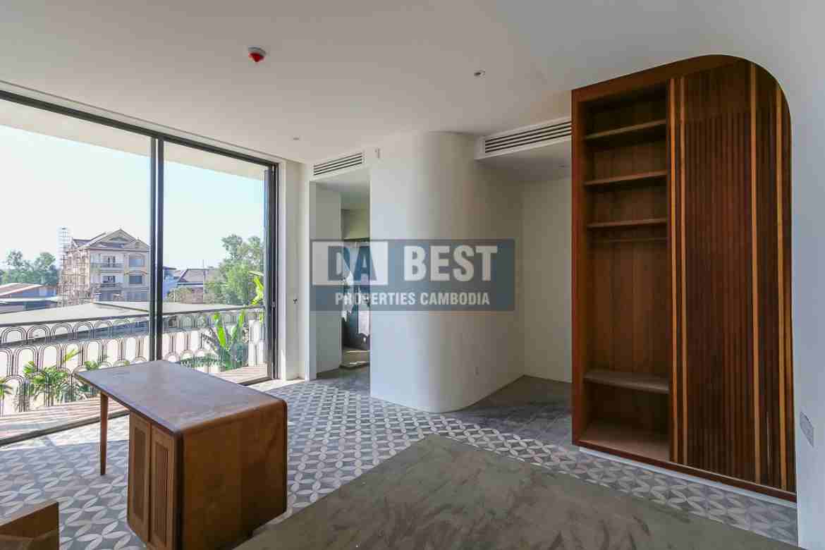 9 Bedroom Boutique Hotel for Sale in Siem Reap - Sangkat Kok Chork-Living area and Balcony