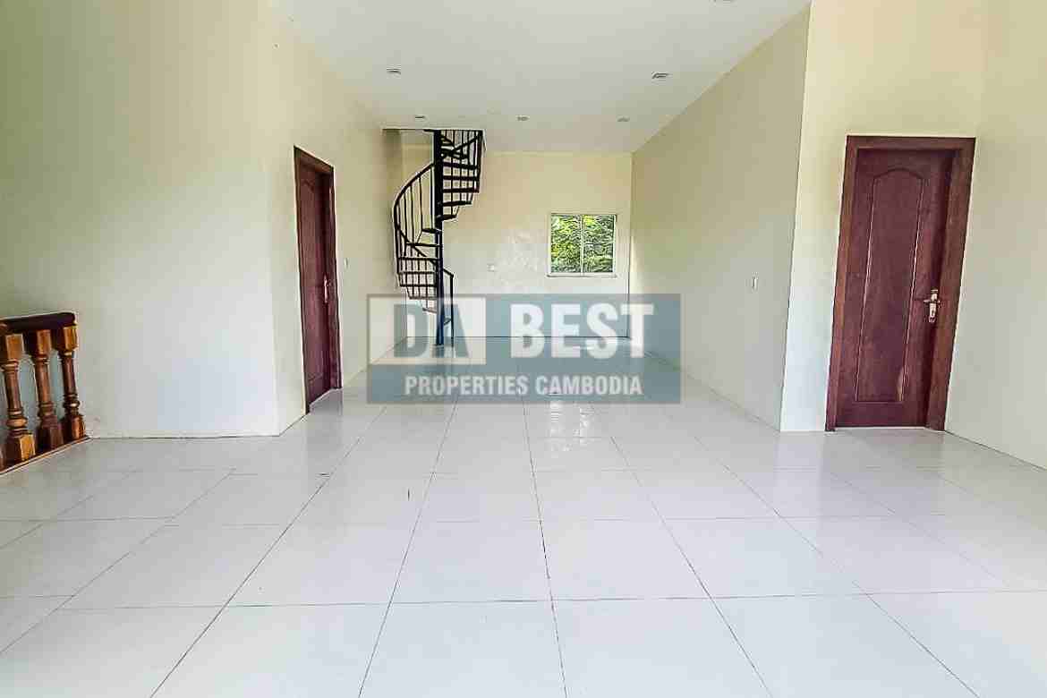 House 4 Bedroom for sale siem reap - living area -2
