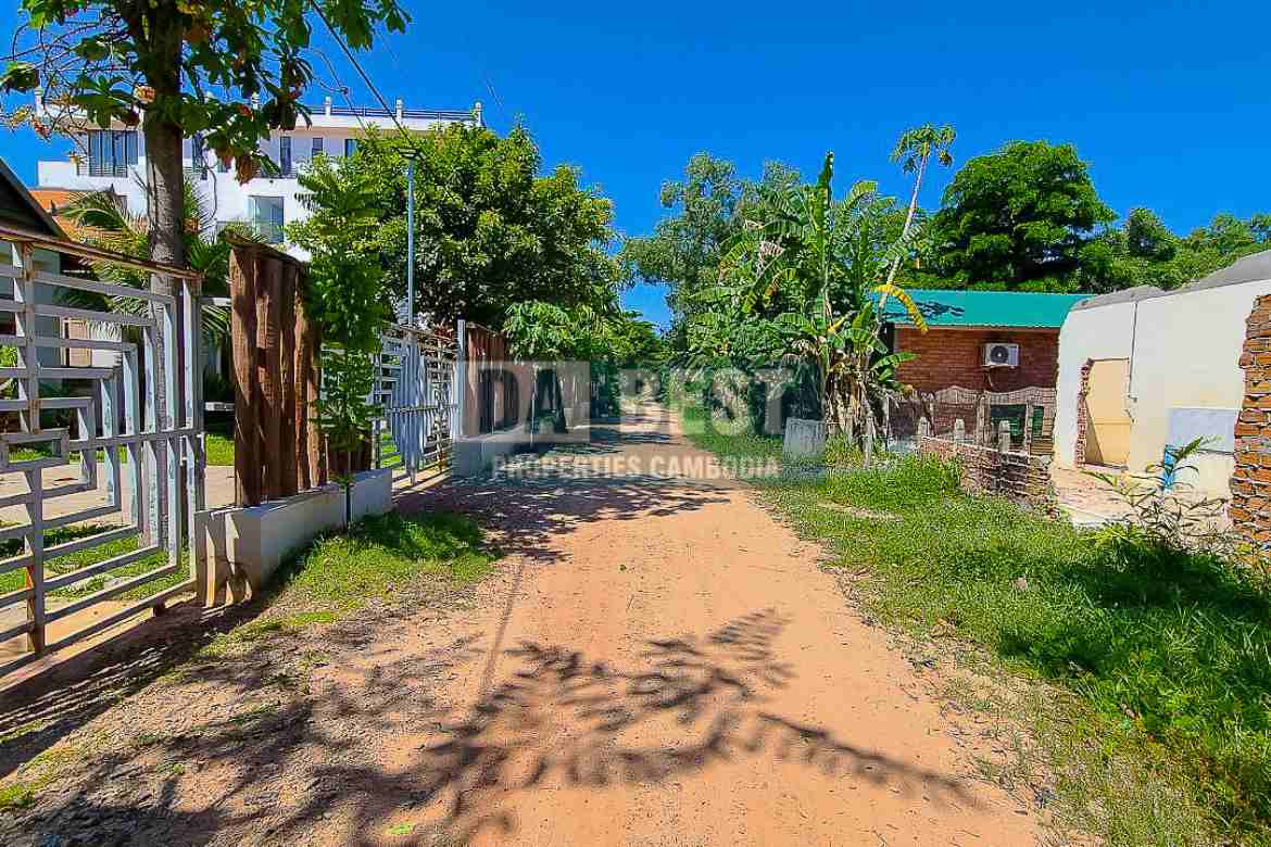 Modern 04 House For Sale In Siem Reap - Slor Kram - Road Size