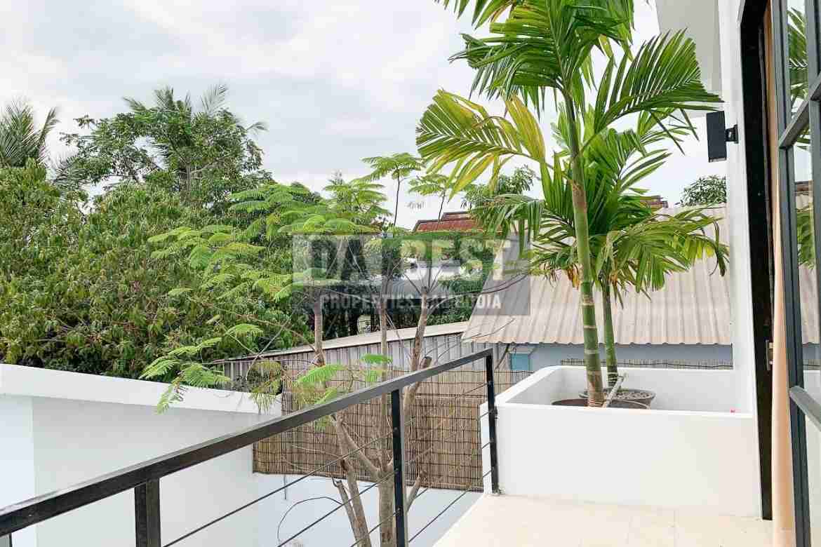 Modern Private Villa 2 Bedroom For Rent In Siem Reap - Svay Dangkum - Balcony
