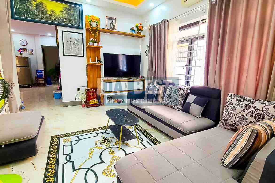 New Modern House 4 Bedroom For Rent In Siem Reap - Sla Kram - Living room
