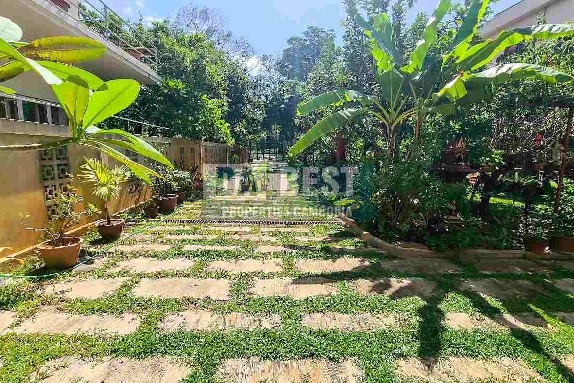 Modern 3 Bedroom Apartment With Garden For Rent In Siem Reap – Sla Kram - Garden