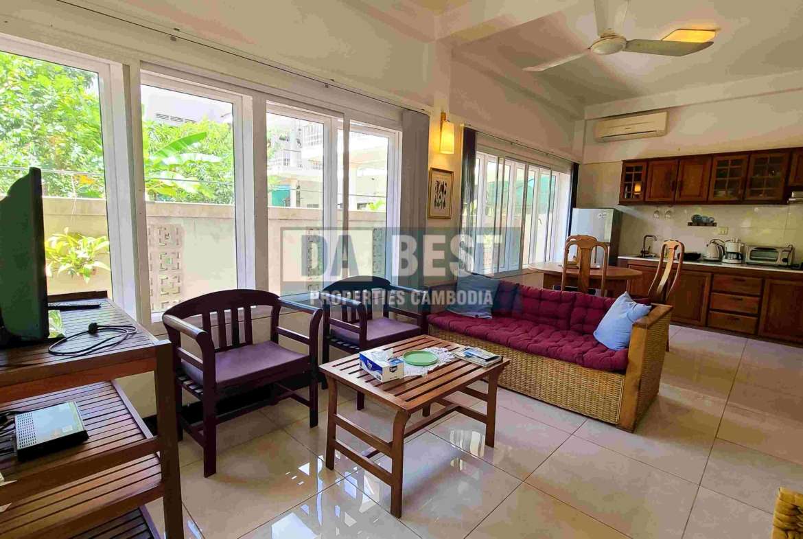 Modern Private Villa 4 Bedroom For Rent in Siem Reap - Living area