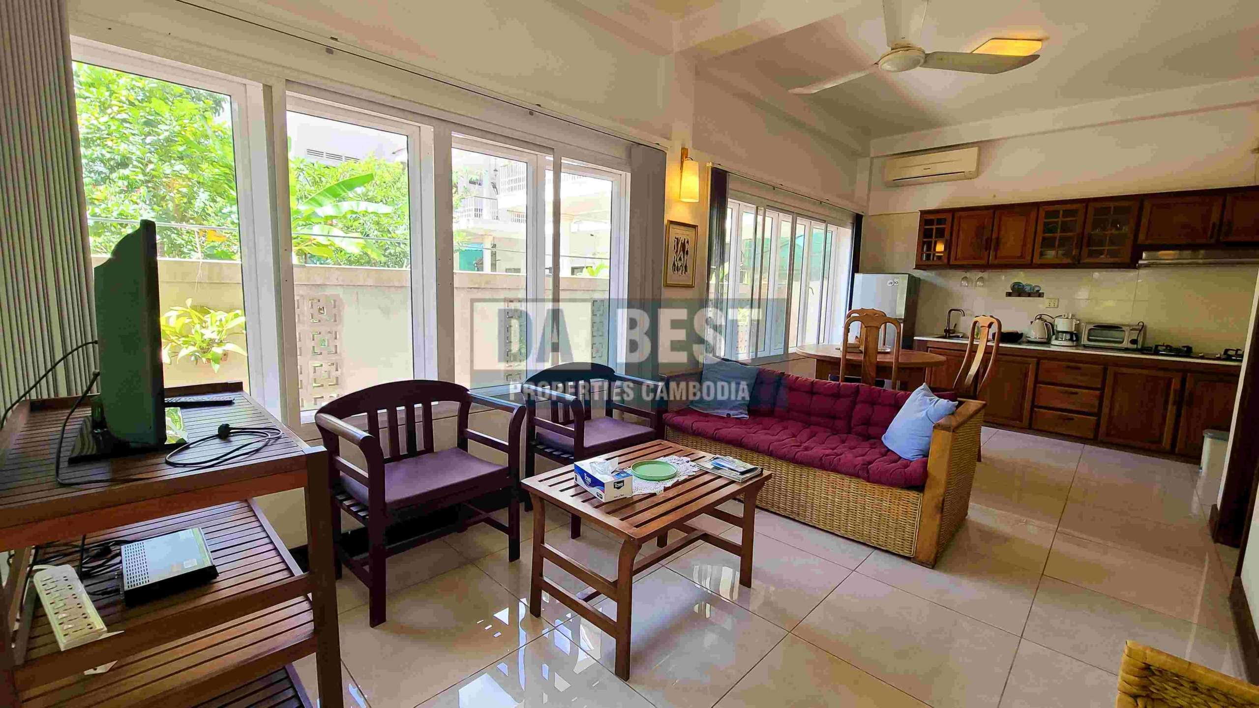 Modern Private Villa 4 Bedroom For Rent in Siem Reap - Living area