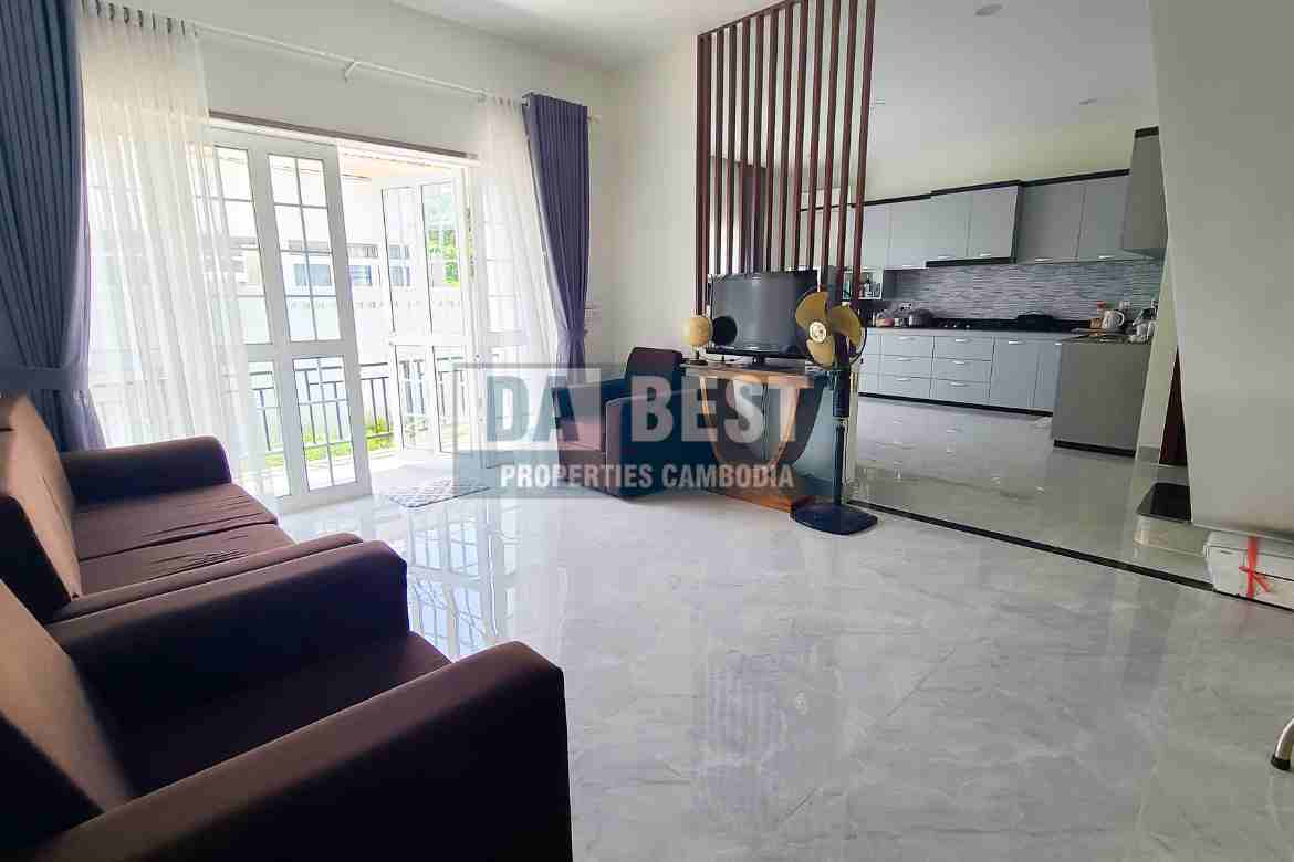 Private House 3 Bedroom For Rent in Siem Reap - Svay Dangkum - Living area