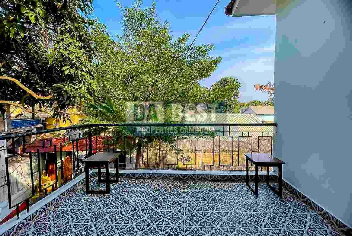 Private Villa 5 Bedroom For Sale in Siem Reap - Svay Dangkum - Balcony