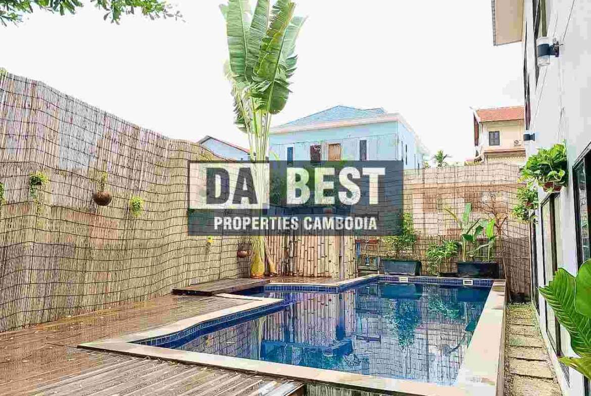 Private Villa 5 Bedroom For Sale in Siem Reap - Svay Dangkum - Swimming pool - 1