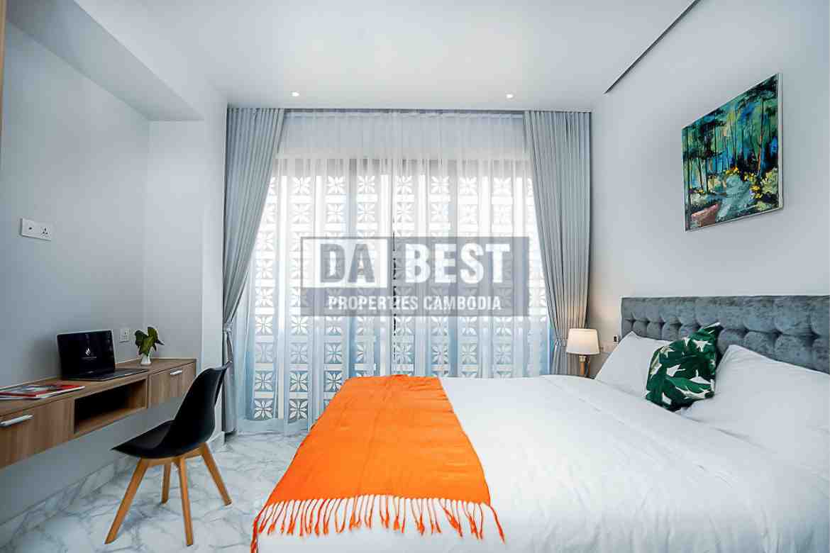 Central 1 Bedroom Serviced Apartment For Rent In Siem Reap With Modern Living Room, Kitchen And Swimming Pool - Bedroom - 1