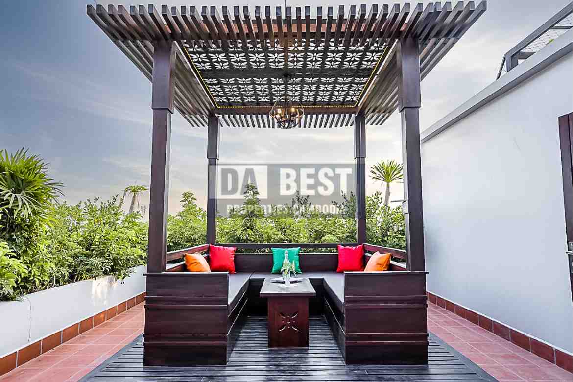 Central 1 Bedroom Serviced Apartment On The Rooftop Private Garden For Rent In Siem Reap With Modern Living Room, Kitchen And Swimming Pool - Balcony