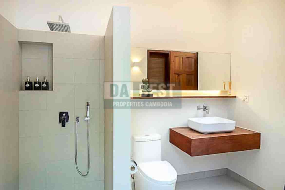 Private House With Swimming Pool For Sale in Krong Siem Reap - Bathroom