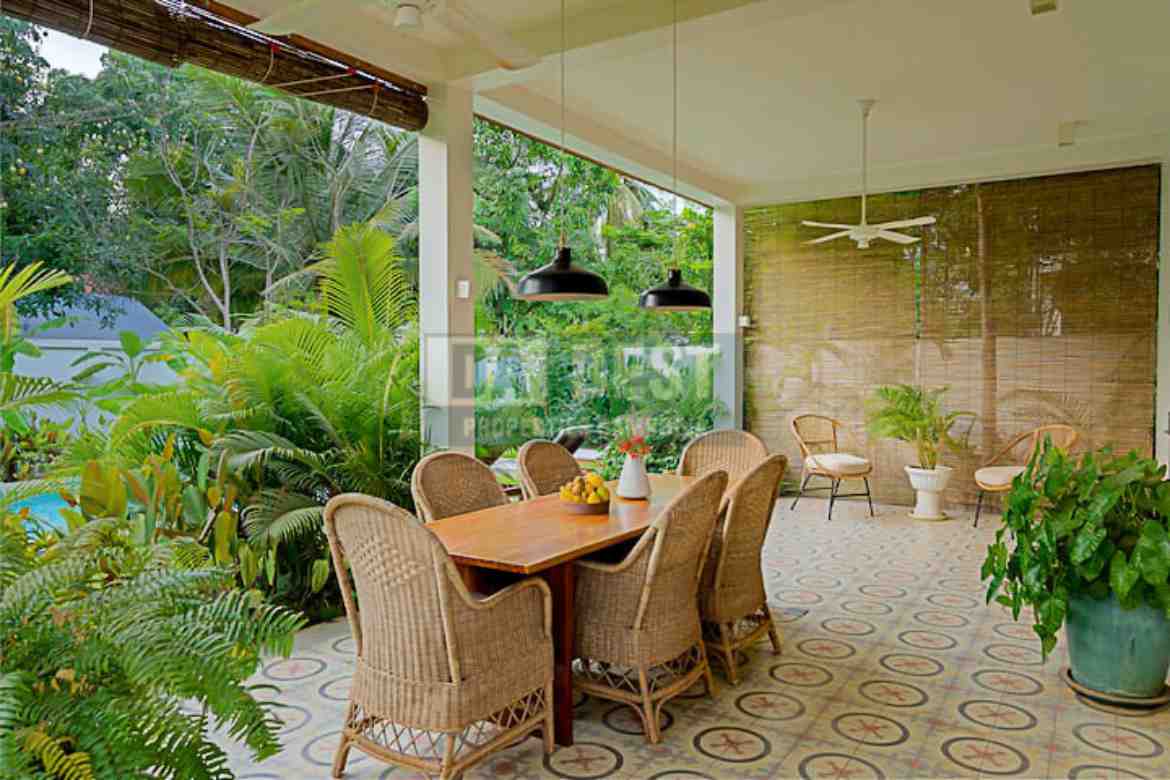 Private House With Swimming Pool For Sale in Krong Siem Reap - Living area - 1