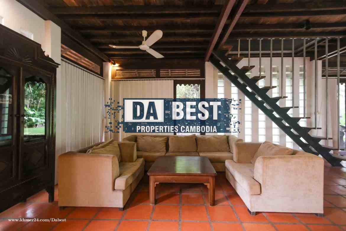 Wooden House 2 Bedroom For Rent In Siem Reap - Sala Kamreuk - Living Room