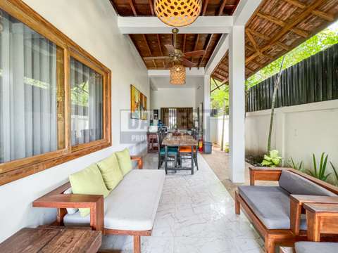 Wooden House 4 Bedrooms for Rent with Private Swimming Pool in Siem Reap - Dining Area