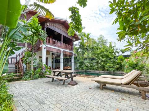 Wooden House 4 Bedrooms for Rent with Private Swimming Pool in Siem Reap