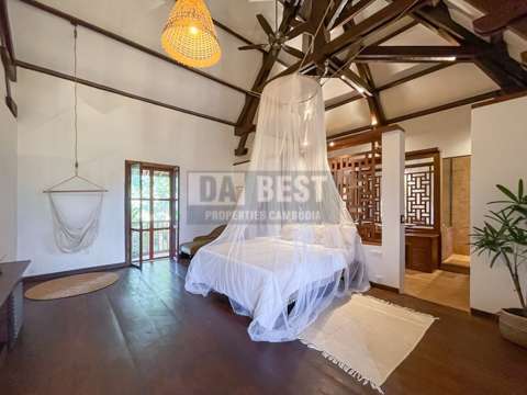 10 rooms Boutique with Swimming Pool for Rent in Krong Siem Reap - Master Bedroom