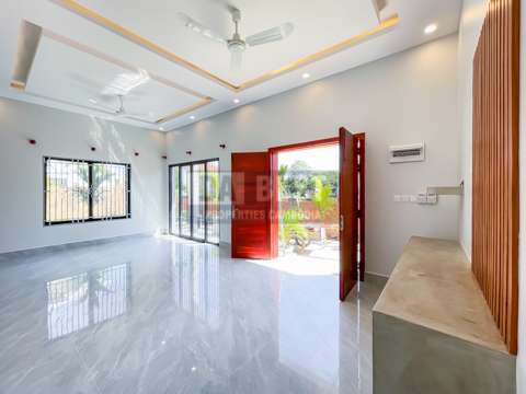 Private House 2 Bedrooms For Rent In Siem Reap - Livingroom