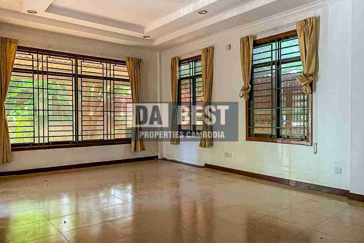 Private House 4 Bedrooms for Rent in Siem Reap (1)