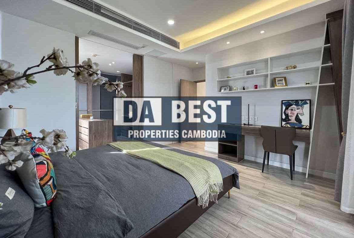 Picasso City Garden: 5 Bedrooms Penthouse for Sale in Phnom Penh - master bedroom