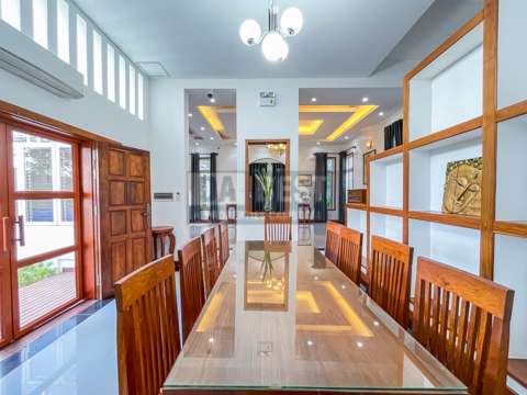 Private Villa 4 Bedrooms For Rent In Siem Reap - Dining area-2