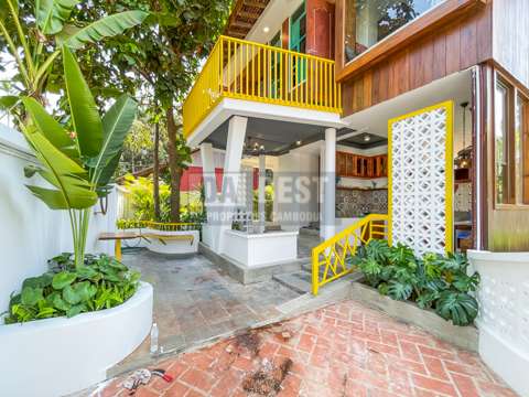 Luxury Wooden House For Sale in Siem Reap - Garden