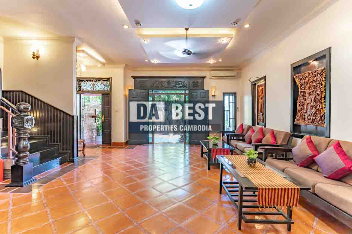 Private villa for rent in phnom penh - living room